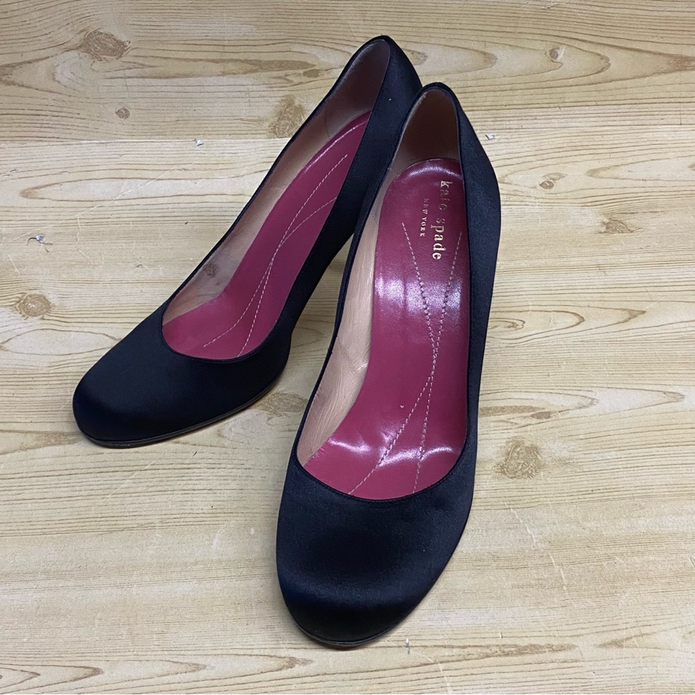 Kate Spade New York Black Pumps Heels Womens Made in Italy Shoes Size 7 B